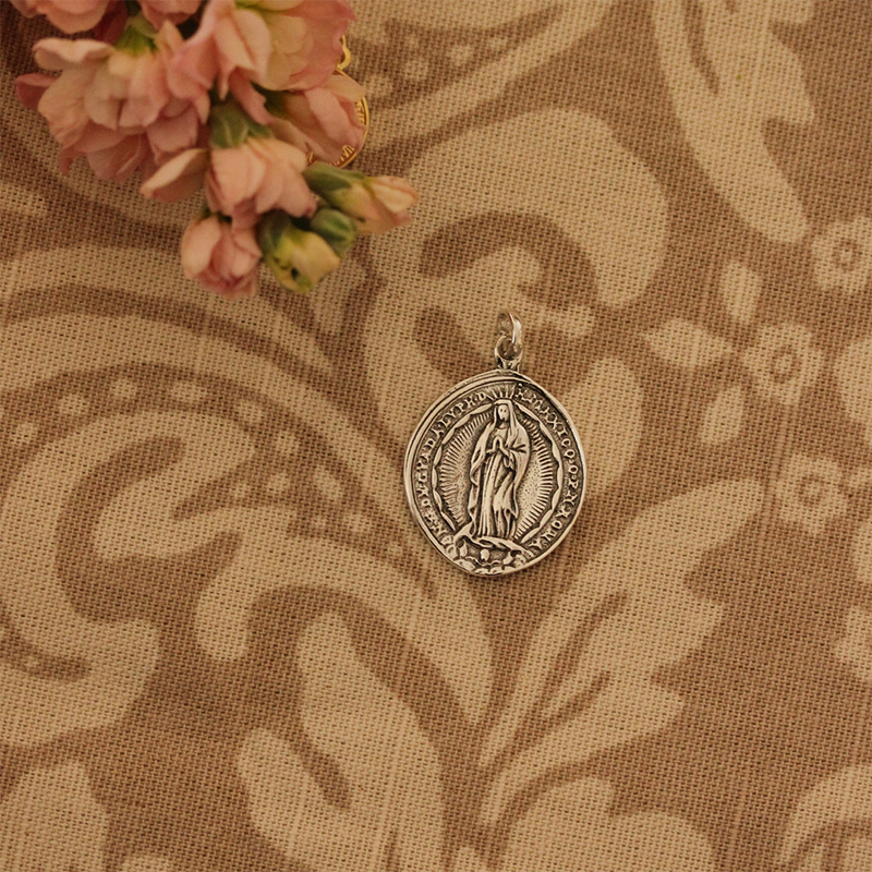 Medalla Virgen de Guadalupe Plata