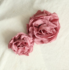 Broche Flor Cloe Maquillaje