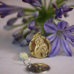 Medalla Santa Teresa del Niño Jesús Oro