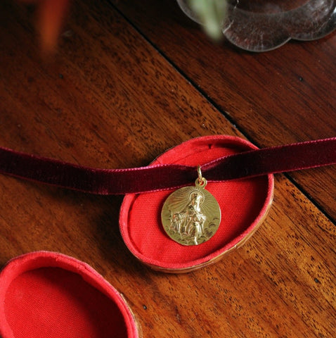 Medalla Virgen de las Mercedes Oro