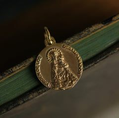 Medalla Virgen de los Desamparados Oro