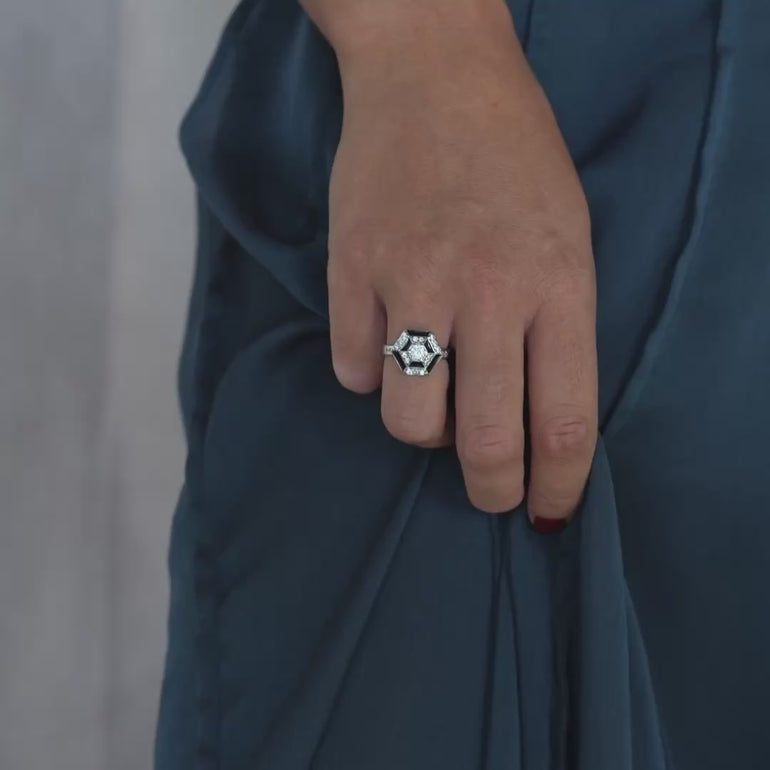 Anillo René, Doña Sol